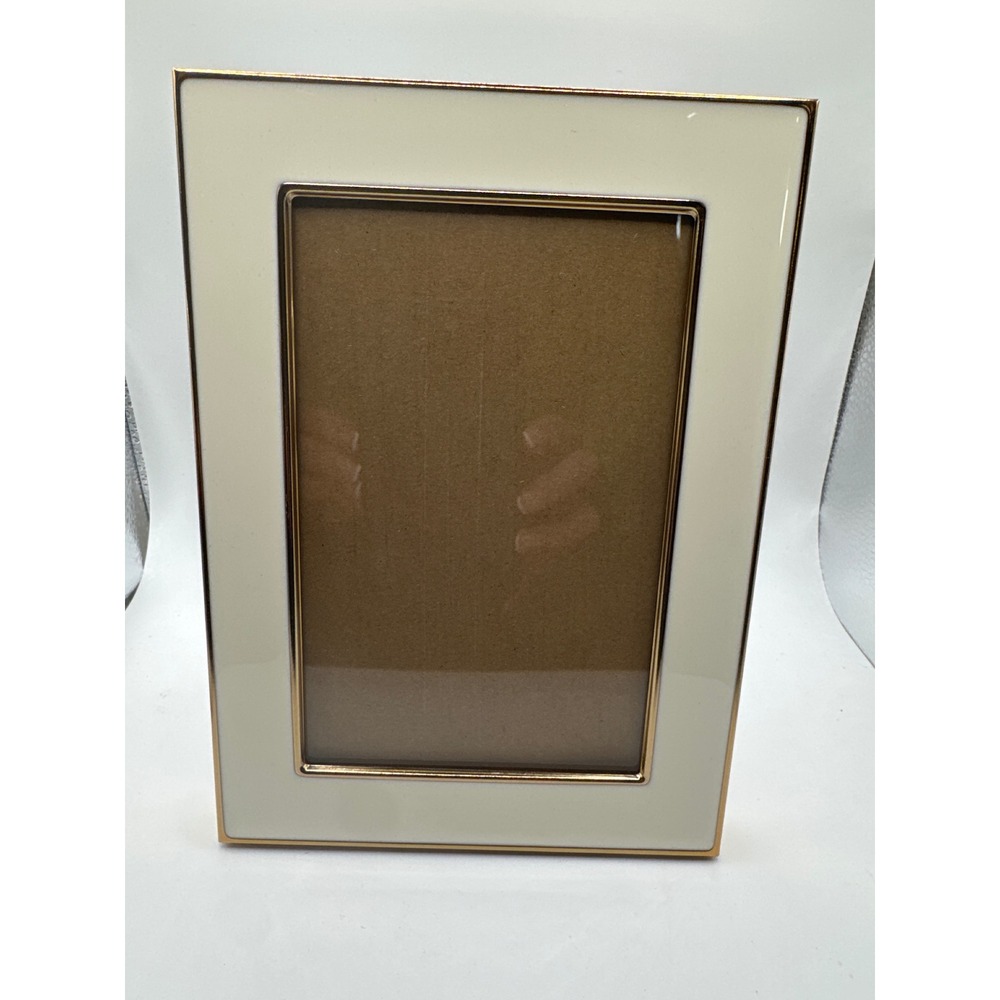 Cream Enamel and Gold Tone Metal 4x6 Tabletop Picture Frame Elegant Decor